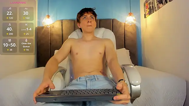 Snapshot of Oscar_and_dani chatting on November 2, 4:04 am Oscar and dani online show from November 2, 4:04 am