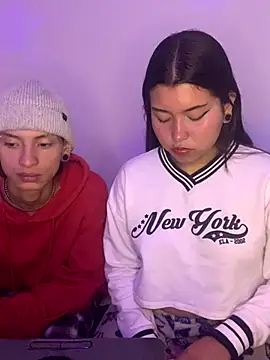 Snapshot of Karma_And_Sex chatting on November 7, 1:22 pm Karma And Sex online show from November 7, 1:22 pm