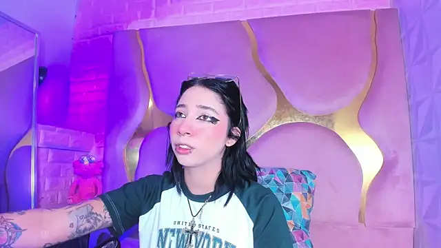 Niina Sissy online show from May 12, 6:54 am