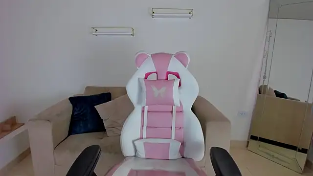 april smiith online show from September 27, 12:21 pm