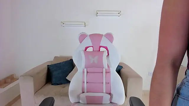 april smiith online show from October 2, 12:45 pm