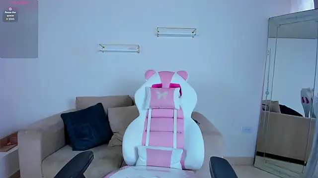 april smiith online show from February 20, 12:16 pm