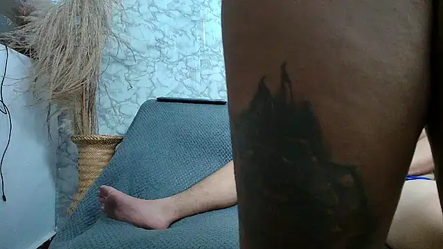 naomi campbel  online show from November 16, 4:23 pm