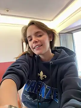 Snapshot of Wildmaca chatting on October 11, 3:54 pm Wildmaca online show from October 11, 3:54 pm