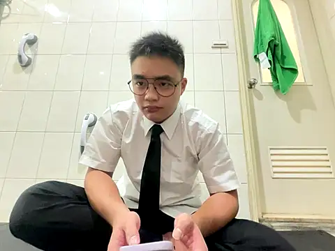 greenteazhang online show from November 24, 3:12 pm