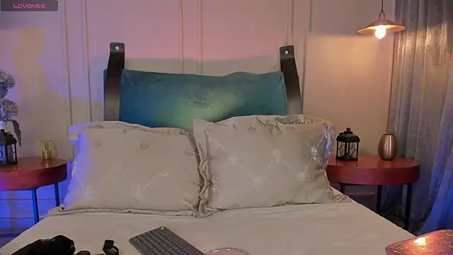 Snapshot of NaishaFord_1 chatting on October 11, 3:06 am NaishaFord 1 online show from October 11, 3:06 am