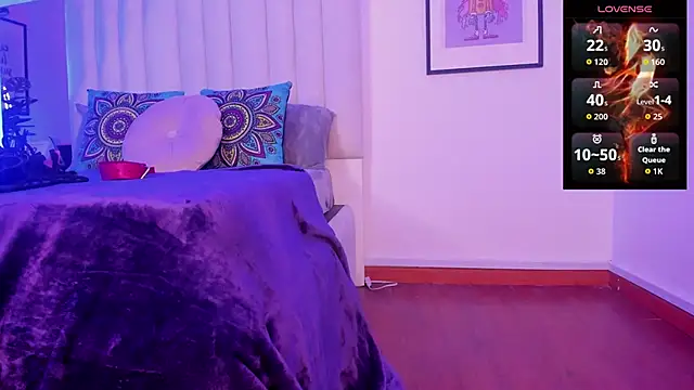 Snapshot of Violett_Novoa chatting on October 14, 12:50 pm Violett Novoa online show from October 14, 12:50 pm