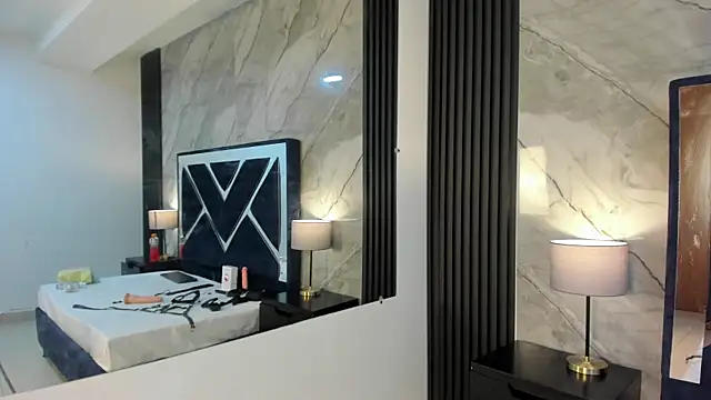 Megan Sweetas online show from November 21, 8:29 pm