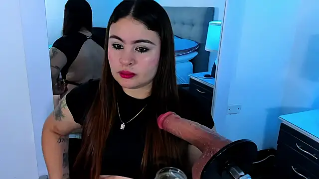 AdeleJhones online show from November 11, 1:00 pm