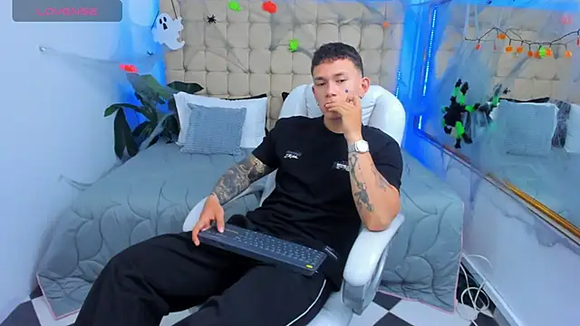 Thomas moon online show from October 31, 12:17 pm