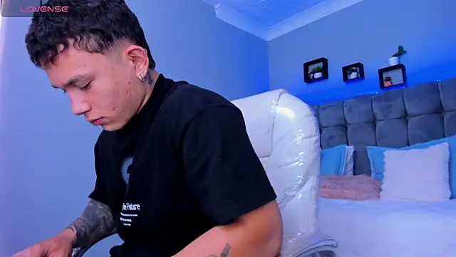 Thomas moon online show from December 4, 1:31 pm