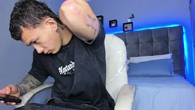 Thomas moon online show from March 26, 12:44 pm