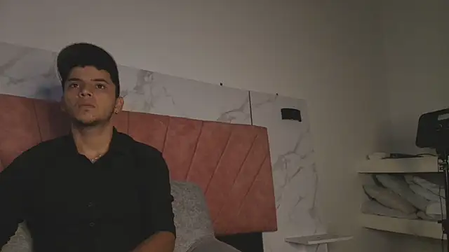 Snapshot of HellAndDante_ chatting on December 3, 9:29 am HellAndDante online show from December 3, 9:29 am