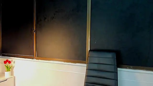 HellAndDante  online show from February 18, 3:46 am