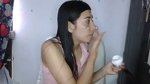 Madow Lu online show from November 25, 8:20 pm