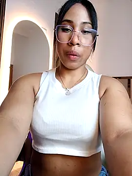 Elowen Clark online show from February 19, 7:43 pm