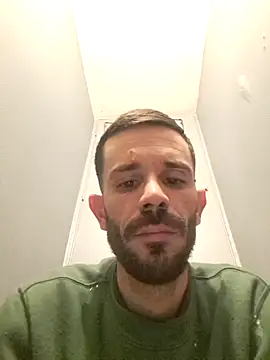 Snapshot of lolo7121 chatting on September 19, 9:43 am lolo7121 online show from September 19, 9:43 am