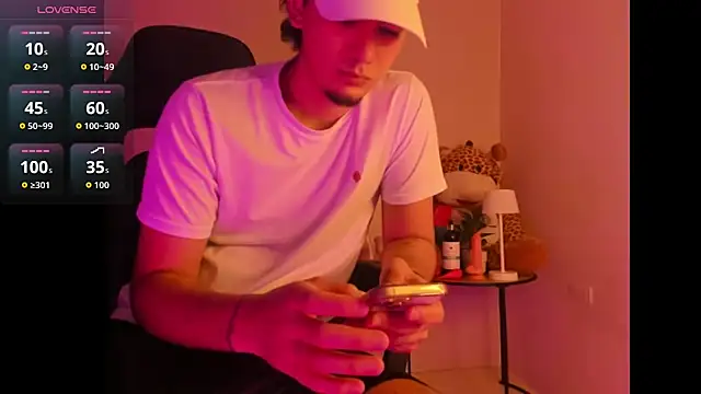 Snapshot of HotFuseCouple_69 chatting on September 11, 6:52 pm HotFuseCouple 69 online show from September 11, 6:52 pm