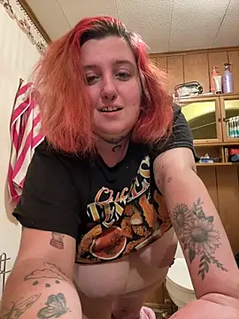 vanessraine online show from December 16, 9:47 am