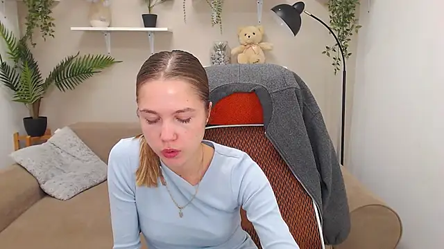 Spicy Lexi online show from October 10, 6:45 am