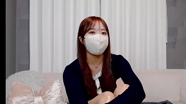  YUI CHAN  online show from March 6, 11:39 am