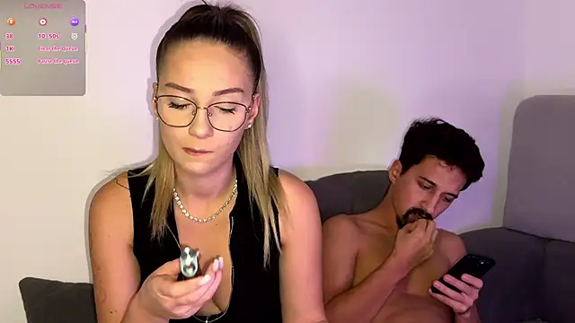 ScarlettSmithX online show from November 2, 8:00 pm