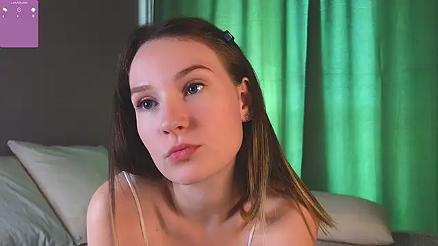 Snapshot of QueenieHathaway chatting on September 20, 2:56 am QueenieHathaway online show from September 20, 2:56 am