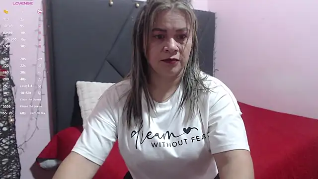 pamela echeverria online show from November 29, 11:24 am