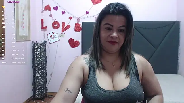 pamela echeverria online show from March 27, 11:21 am