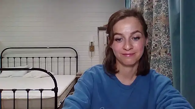 Snapshot of Niravyn_ chatting on September 9, 9:53 am Niravyn  online show from September 9, 9:53 am