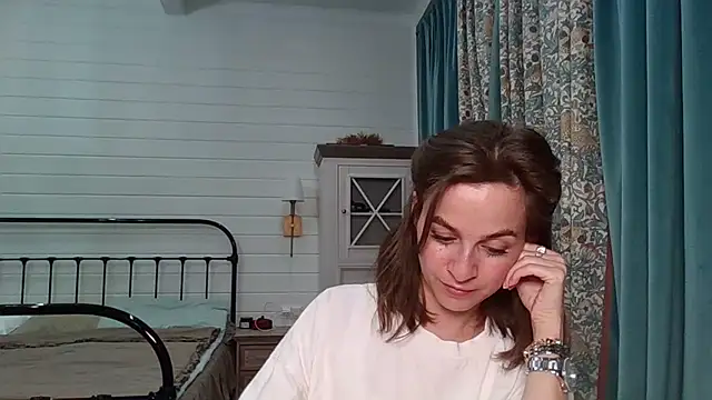 Snapshot of Niravyn_ chatting on October 9, 8:34 am Niravyn  online show from October 9, 8:34 am