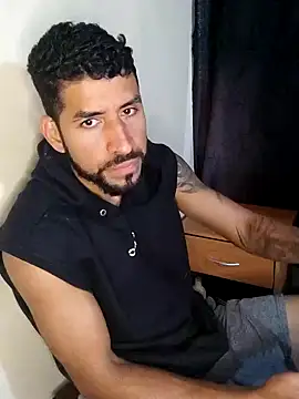 Snapshot of Alexsexygamer chatting on October 13, 12:38 pm Alexsexygamer online show from October 13, 12:38 pm