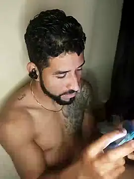 Snapshot of Alexsexygamer chatting on October 16, 1:17 am Alexsexygamer online show from October 16, 1:17 am