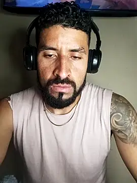 Snapshot of Alexsexygamer chatting on November 2, 12:02 am Alexsexygamer online show from November 2, 12:02 am