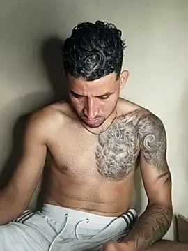 Snapshot of Alexsexygamer chatting on November 5, 12:54 am Alexsexygamer online show from November 5, 12:54 am