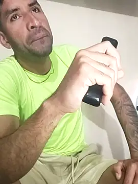 Snapshot of Alexsexygamer chatting on November 10, 1:10 pm Alexsexygamer online show from November 10, 1:10 pm