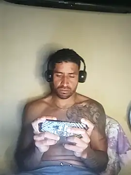 Snapshot of Alexsexygamer chatting on November 12, 2:56 am Alexsexygamer online show from November 12, 2:56 am