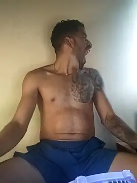 Snapshot of Alexsexygamer chatting on November 18, 6:01 pm Alexsexygamer online show from November 18, 6:01 pm