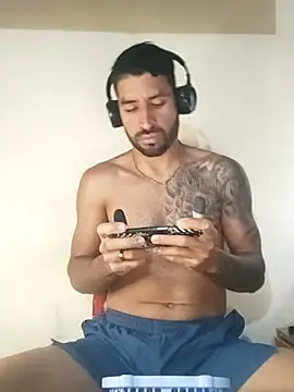 Snapshot of Alexsexygamer chatting on November 19, 8:31 pm Alexsexygamer online show from November 19, 8:31 pm