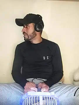 Snapshot of Alexsexygamer chatting on November 24, 7:35 pm Alexsexygamer online show from November 24, 7:35 pm