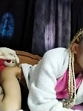 catrina love online show from May 15, 3:52 pm