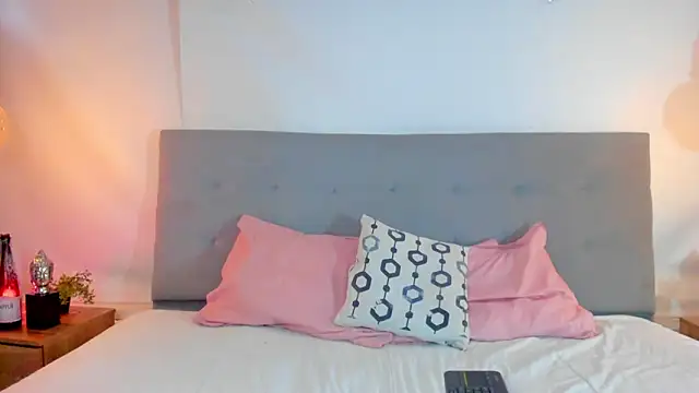 Snapshot of Luna_Claire chatting on October 3, 1:08 pm Luna Claire online show from October 3, 1:08 pm