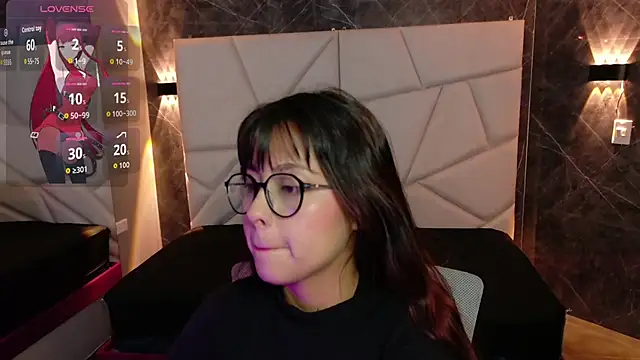 Snapshot of sophiaa_7 chatting on October 24, 11:17 am sophiaa 7 online show from October 24, 11:17 am