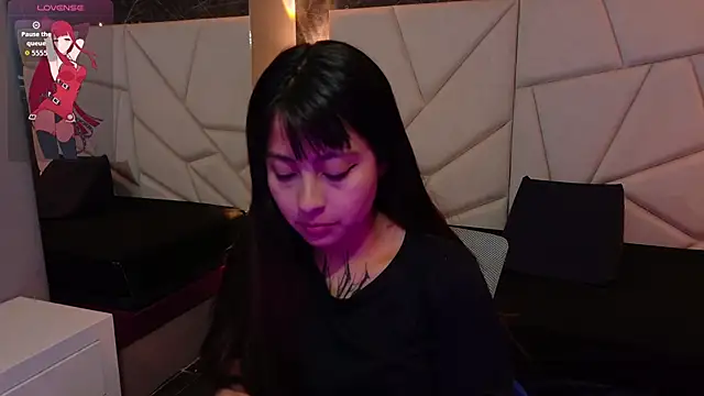 sophiaa 7 online show from November 4, 11:20 am