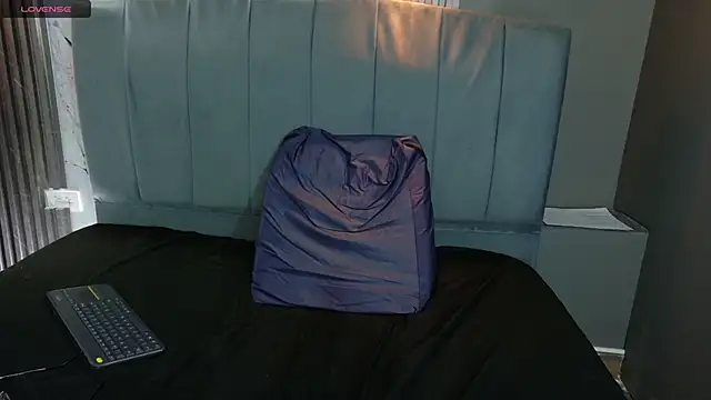 angeles azul online show from September 14, 4:50 pm