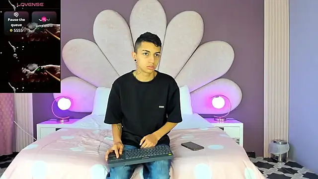 NickandAbby  online show from November 14, 12:15 pm