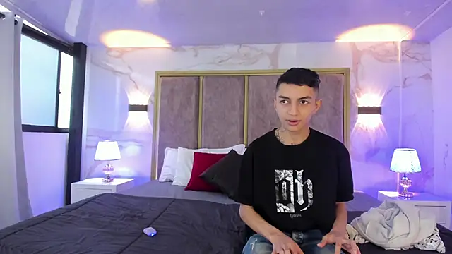 NickandAbby  online show from April 7, 7:14 pm