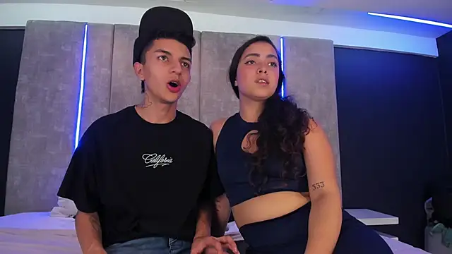 NickandAbby  online show from April 21, 2:51 am