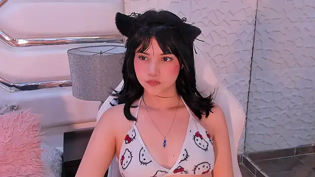 TatiLee online show from November 11, 6:30 pm