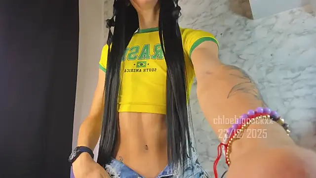 chloebigcockxx online show from December 22, 7:22 pm